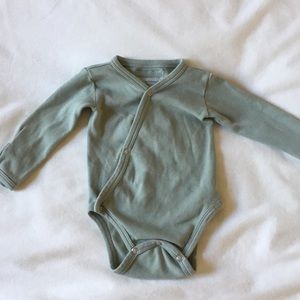 L’oved baby organic kimono onesie